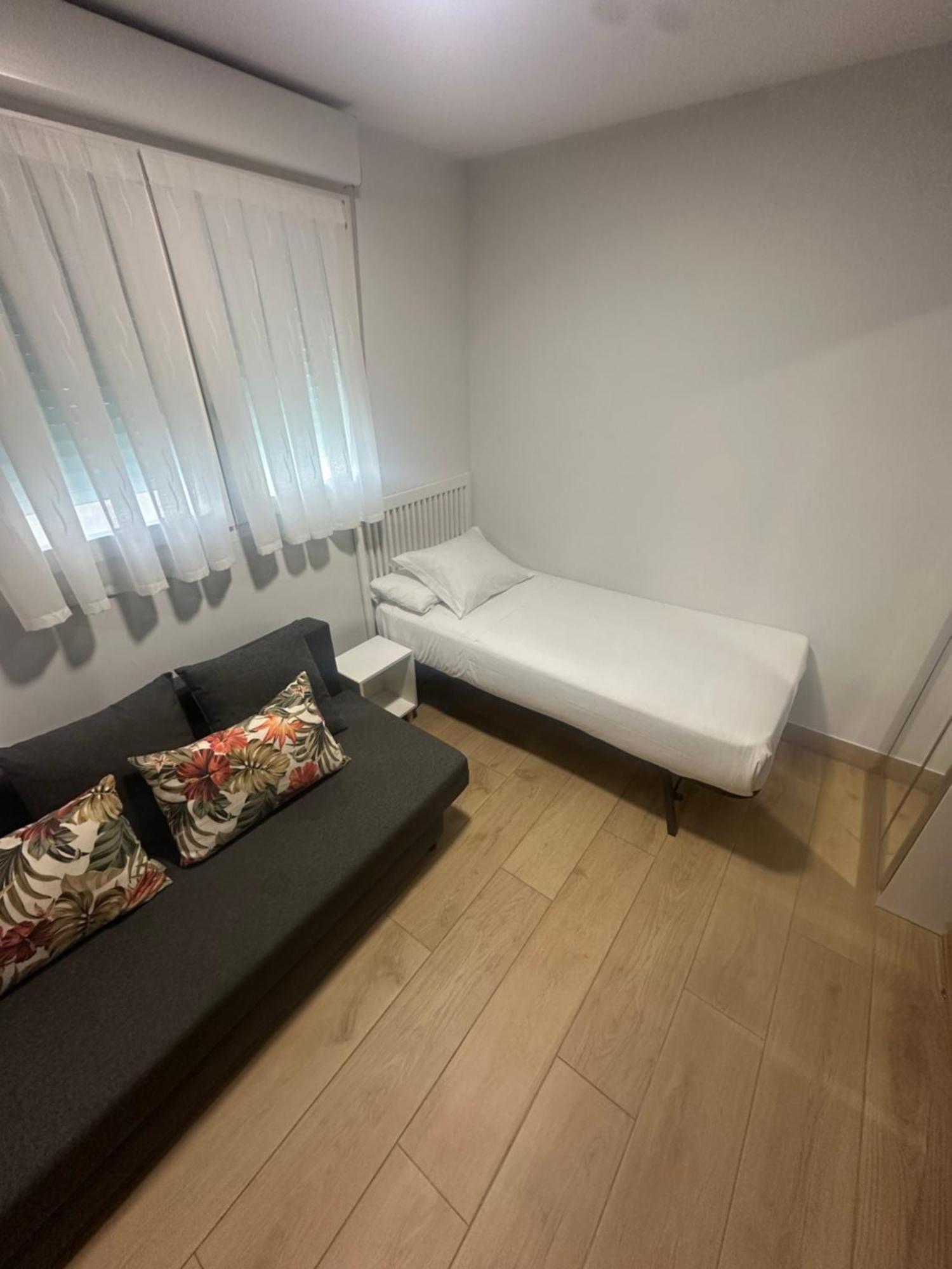 Apartamentos Turisticos Santa Apolonia 62 Avilés Exterior foto